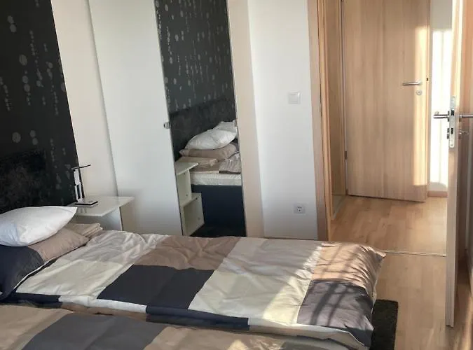 Bay Shore Flat * Budapest