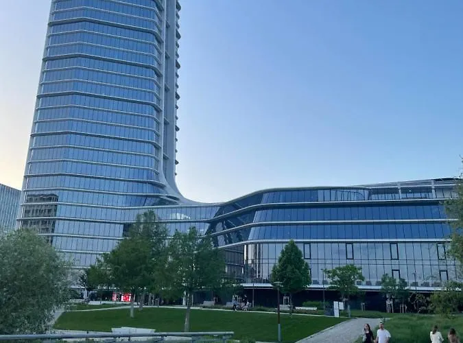 Bay Shore Flat * Budapest