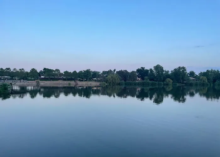 Bay Shore Flat * Budapest