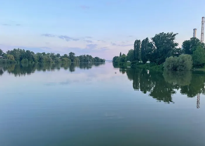 Bay Shore Flat * 布达佩斯