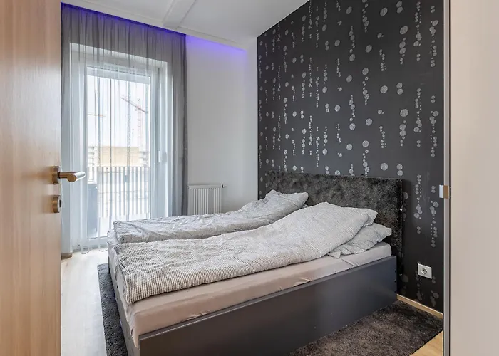 Bay Shore Flat *
