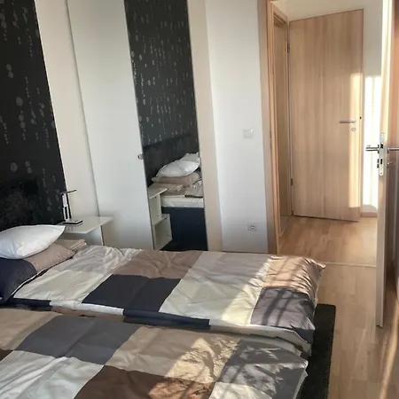 Bay Shore Flat * Budapešť